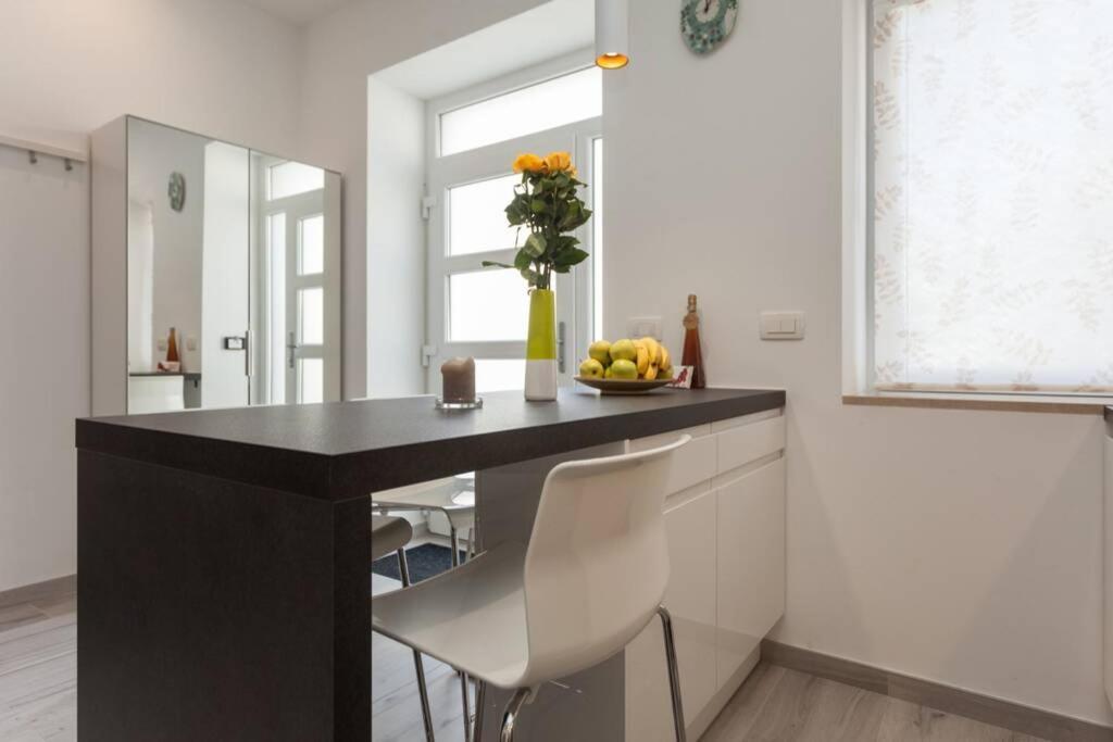 Appartement Apartman Luna à Pula Extérieur photo