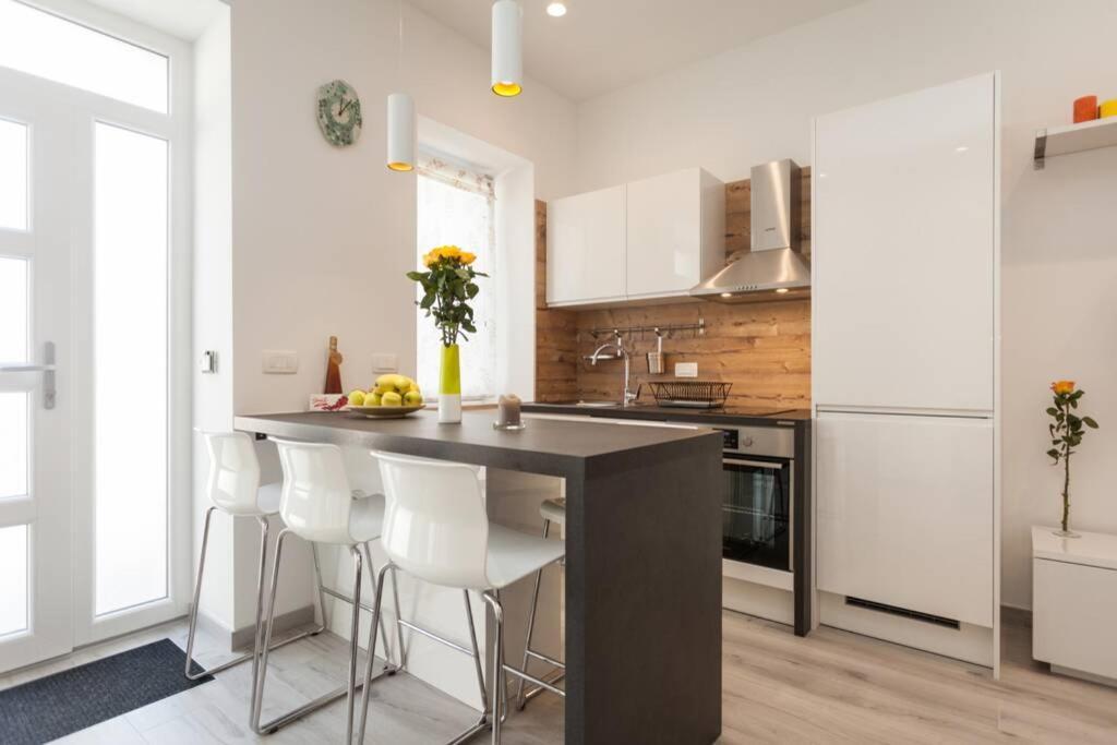 Appartement Apartman Luna à Pula Extérieur photo